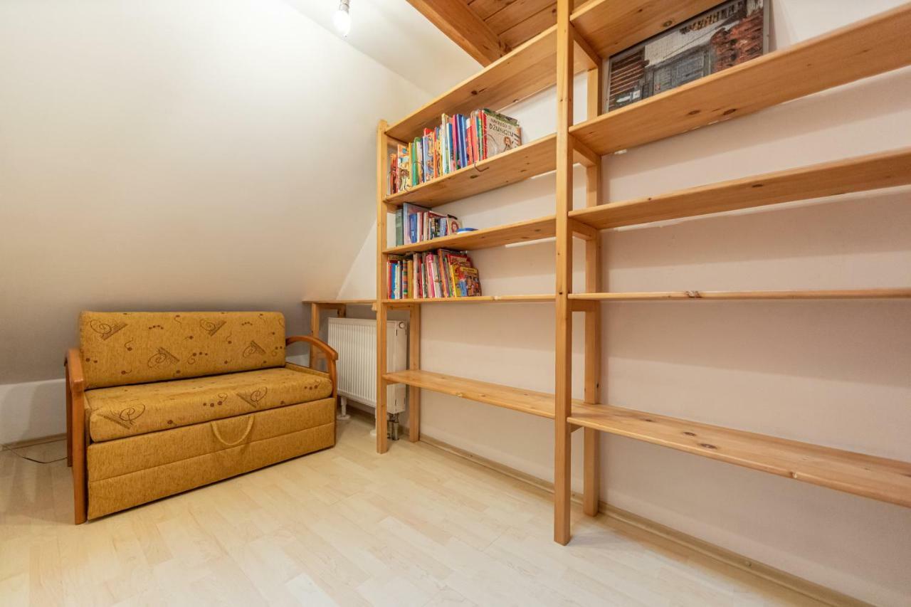 Romanticke Ubytovanie V Podkrovi Idealne Pre Pary Alebo Rodinku-Self Check Bratislava Ngoại thất bức ảnh